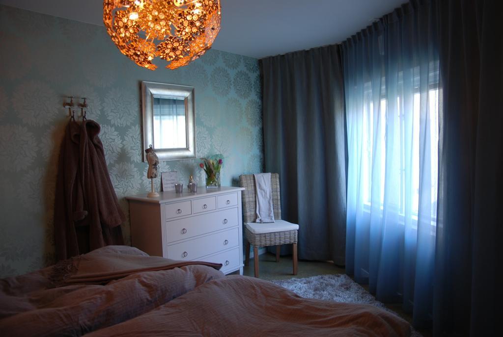 Lagenhet Visby Apartamento Habitación foto